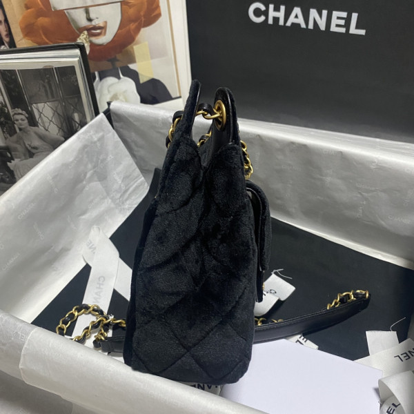 CL SMALL HOBO HANDBAG