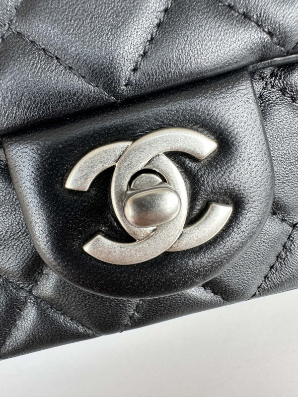 CL FLAP BAG