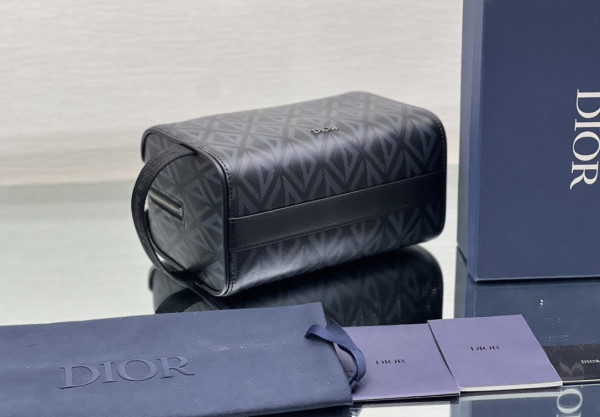 D*or lingot toiletry bag