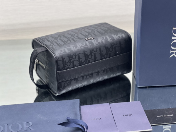 D*or lingot toiletry bag