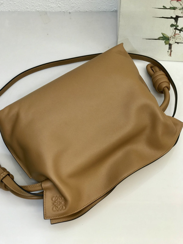 LOEWE Flamenco clutch