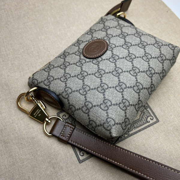 G*u*i gg messenger bag