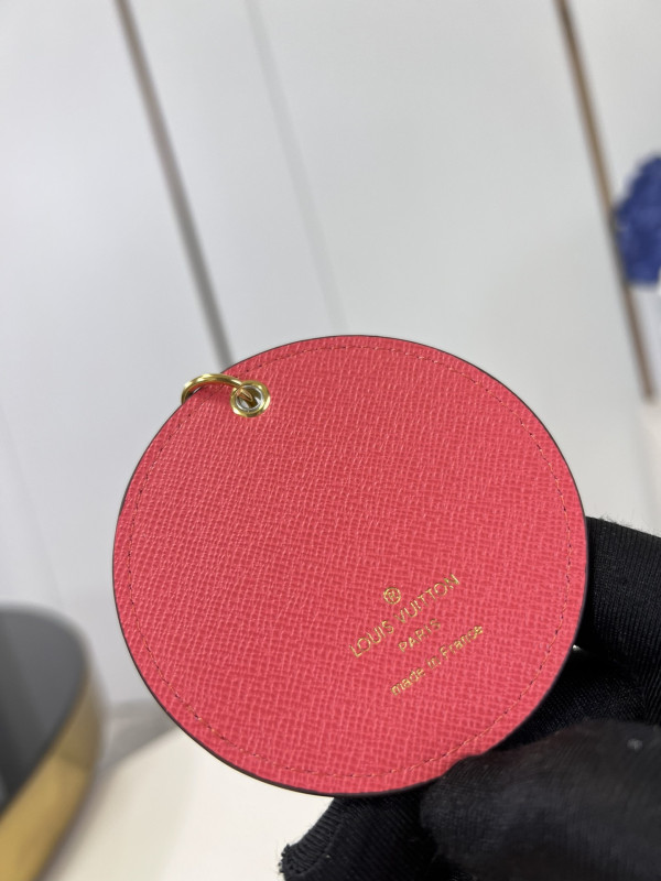 l**is V*t*n illustre ice skate bag charm and key holder