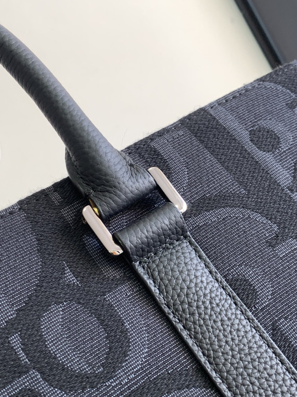 D*or east-west tote bag