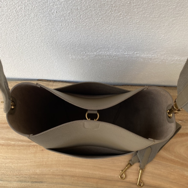 Ce**e sangle bucket