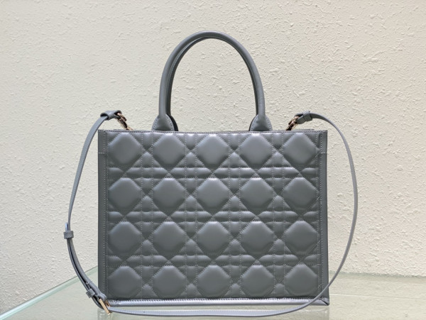 medium D*or book tote-36.5*28*17.5cm