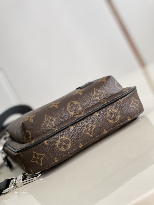 l**is V*t*n avenue slingbag nm