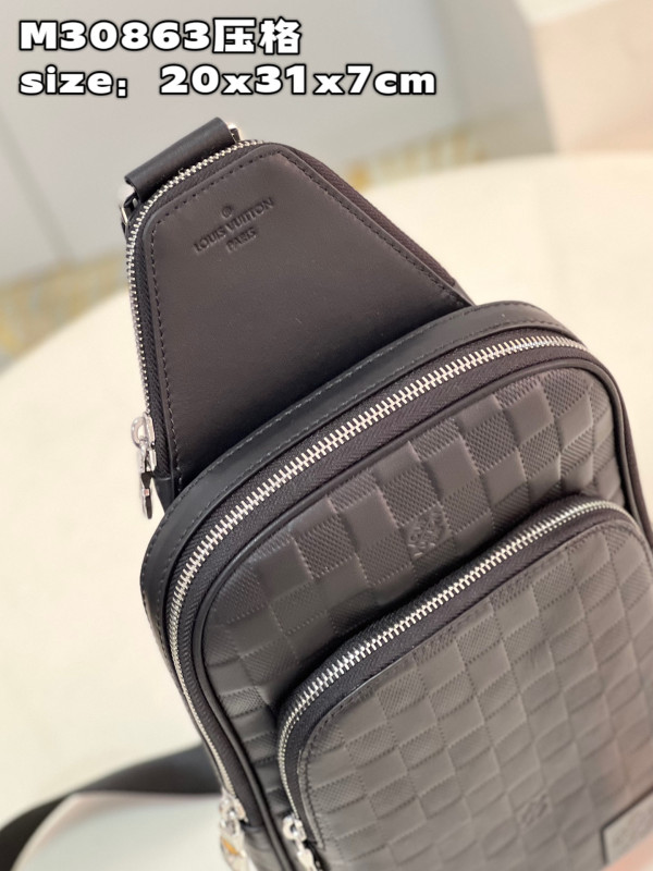 l**is V*t*n avenue slingbag nm