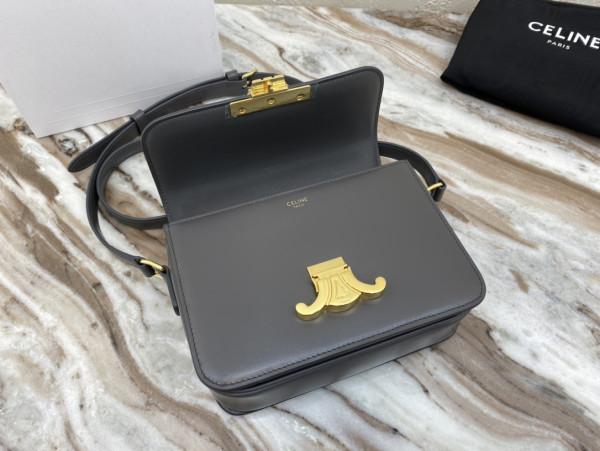 Ce**e teen triomphe bag