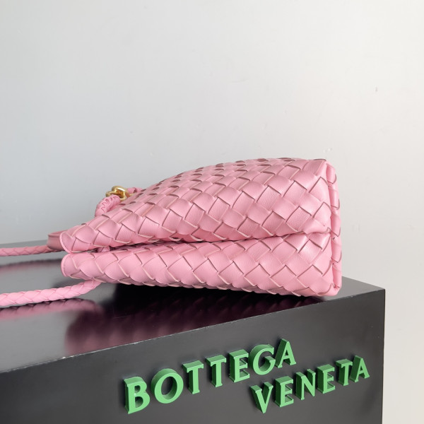 Bo*te*ga ve*ne*ta medium andiamo