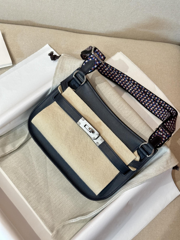 H**mes jypsiere mini bag in swift leather gris meyer