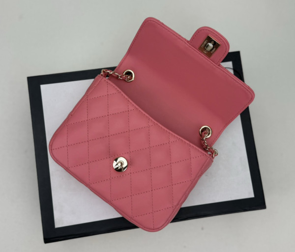 CL MINI FLAP BAG