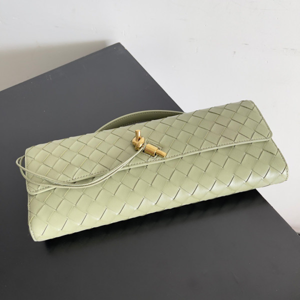 Bo*te*ga ve*ne*ta long clutch andiamo with handle