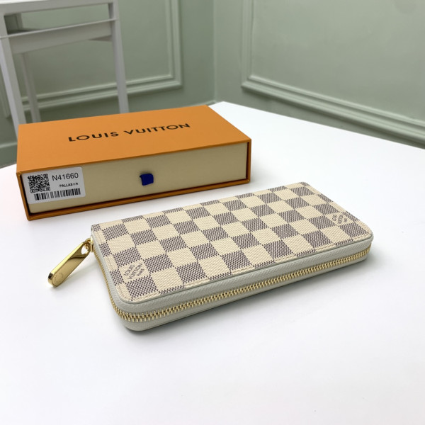 l**is V*t*n zippy wallet