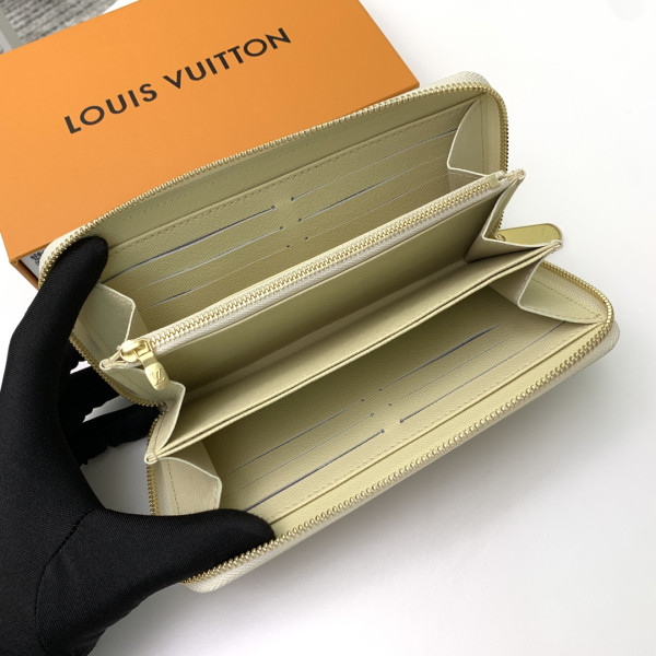 l**is V*t*n zippy wallet