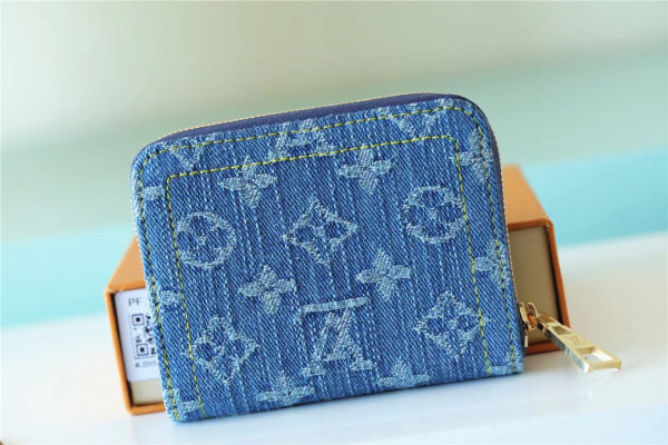 l**is V*t*n zippy coin purse