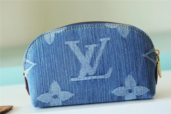 l**is V*t*n pochette cosmétique pm