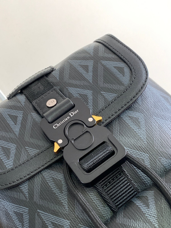 D*or hit the road sling bag