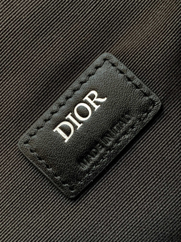 D*or hit the road sling bag
