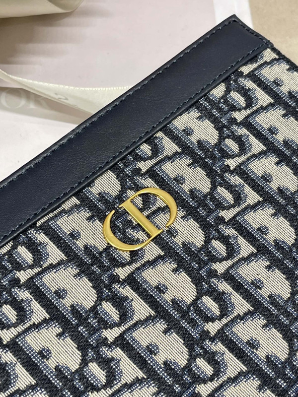 D*or caro zipped pouch with chain