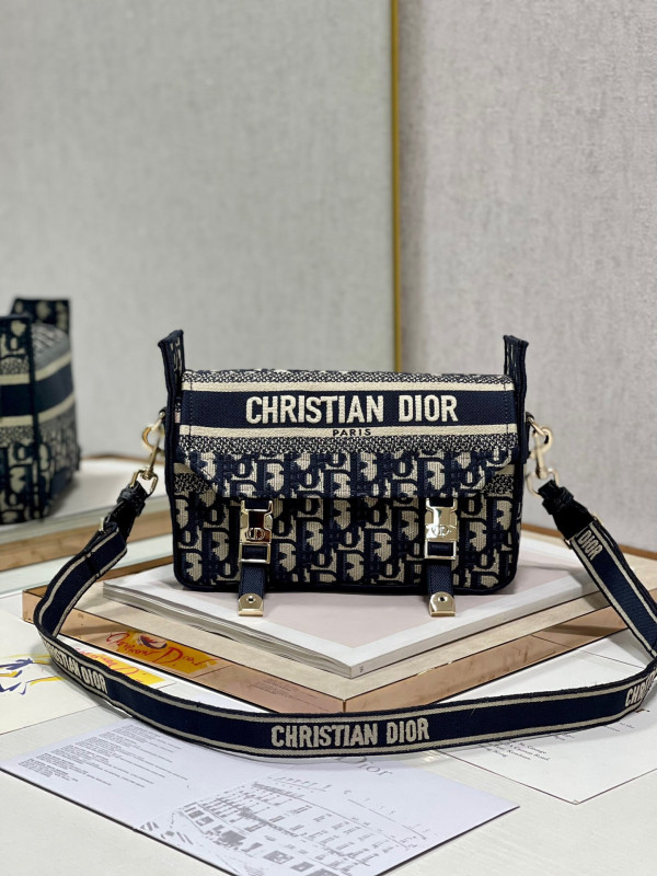 D*or oblique D*orcamp messenger bag