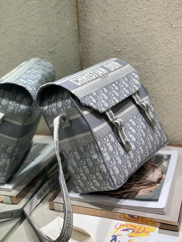 D*or oblique D*orcamp messenger bag
