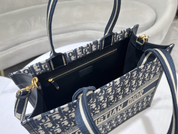 D*or oblique book tote-36×16×27cm