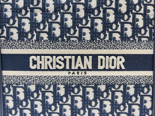 D*or oblique book tote- 26×12×21cm