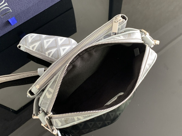 D*or saddle triple pouch