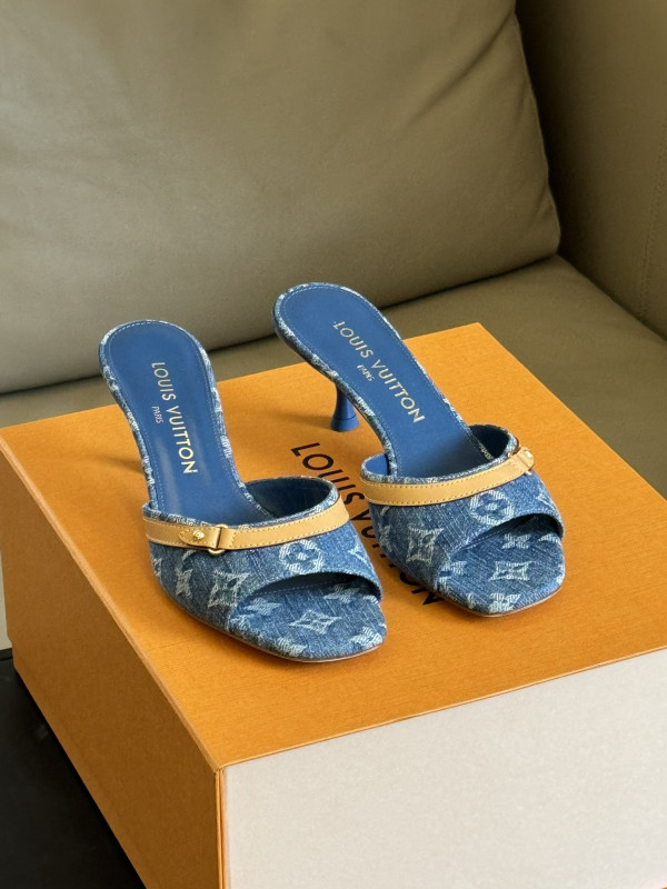l**is V*t*n heels sandals
