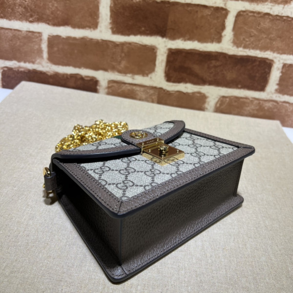 G*u*i gg matelassÉ small top handle bag