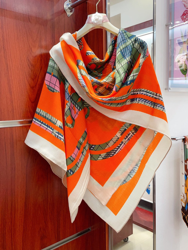 H**mes scarf