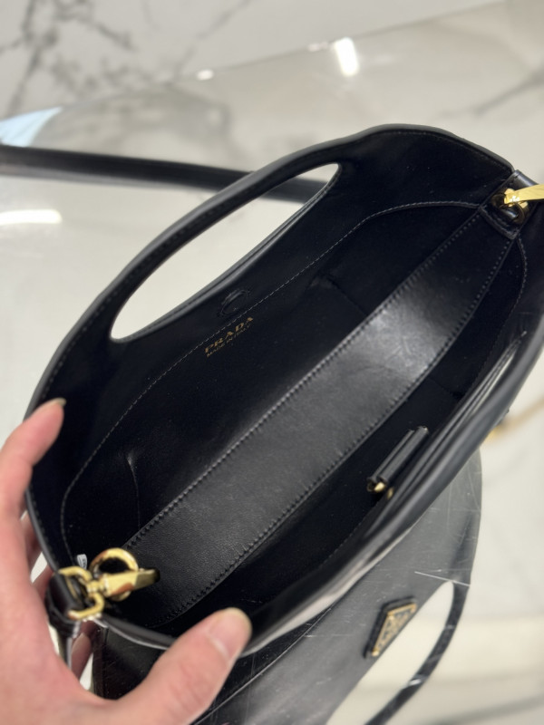 Pra*a crossbody bag 1ba421-30*20*5cm