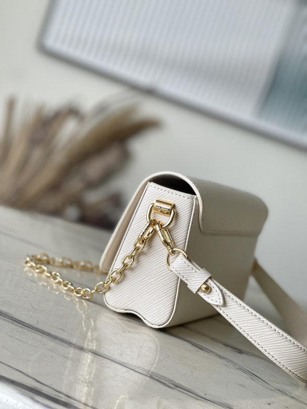 l**is V*t*n twist-23.5*12*7 cm