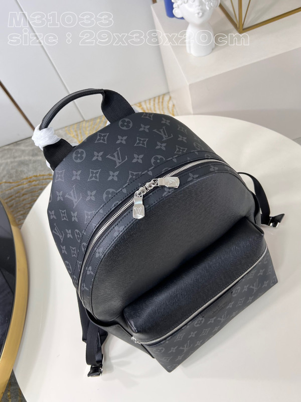 l**is V*t*n discovery backpack pm-29 x 38 x 20cm