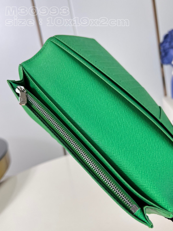 l**is V*t*n brazza wallet-10*19*2cm