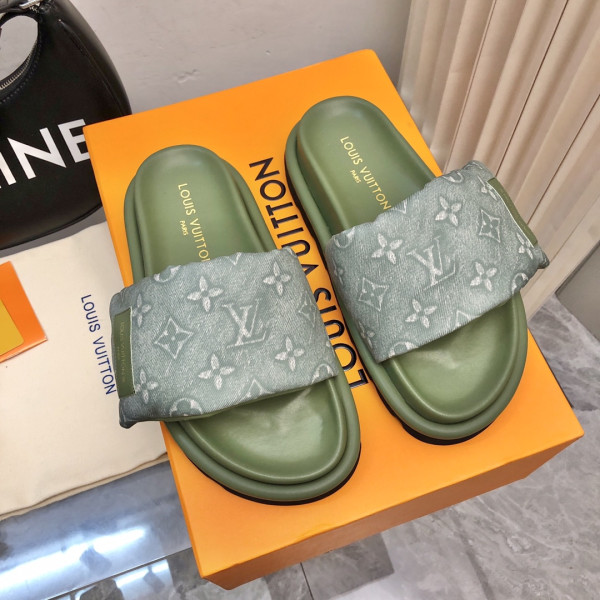 l**is V*t*n pool pillow comfort mule