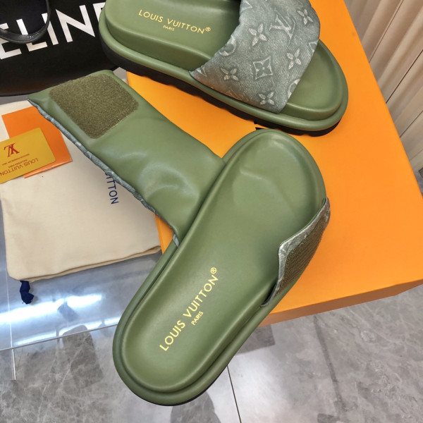 l**is V*t*n pool pillow comfort mule
