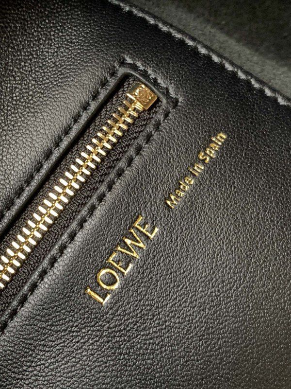 Loewe Squeeze Bag-34*33*13.5CM