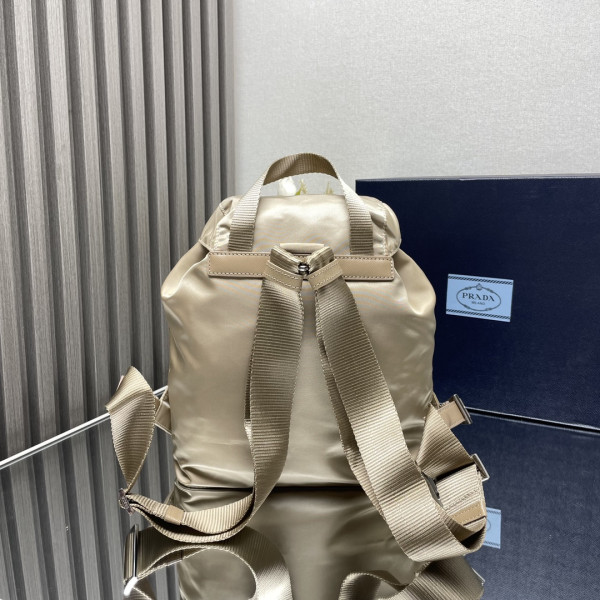 Pra*a re-nylon backpack-23.5*28*12cm