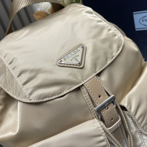 Pra*a re-nylon backpack-23.5*28*12cm