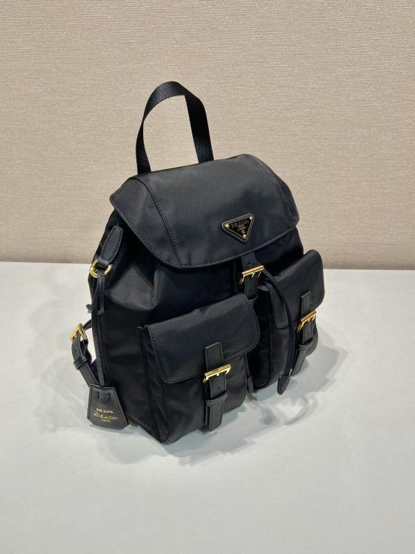Pra*a re-nylon medium backpack-23.5*28*12cm