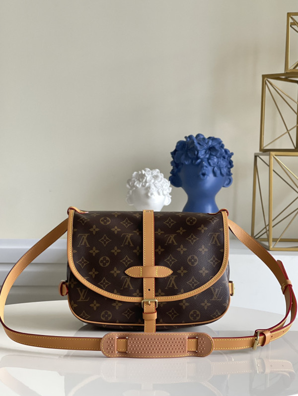 l**is V*t*n saumur bag-28*11*20cm