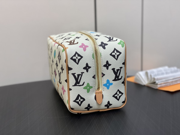l**is V*t*n locker dopp kit bag-23*13*12cm