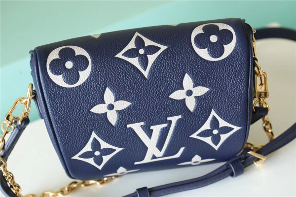 l**is V*t*n mini bumbag-17-12-9.5cm