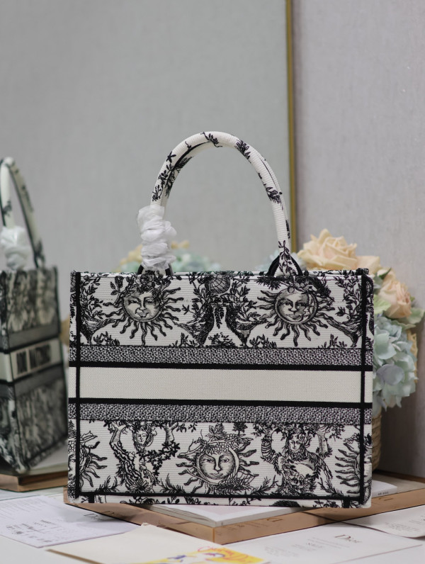 medium D*or book tote-36*18*28cm