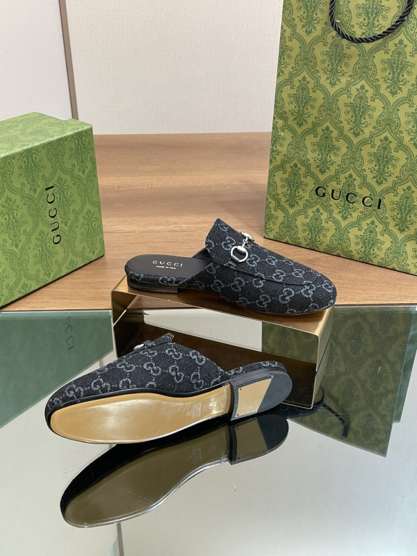 G*u*i princetown slipper