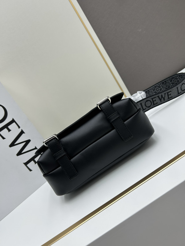 LOEWE messenger bag-24.5*18*10.5cm