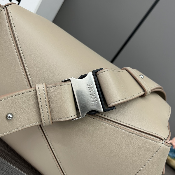 LOEWE Small Puzzle Bumbag-24*16*10.5cm