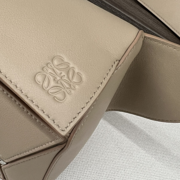 LOEWE Small Puzzle Bumbag-24*16*10.5cm